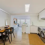 Central Lisbon Retreat: Cozy Duplex With A Balcony